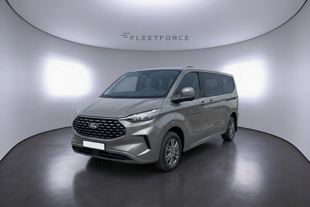 Ford Tourneo Titanium in Grau