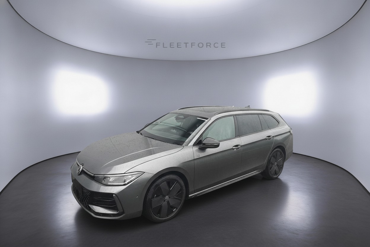 VW Passat R-Line in Grau