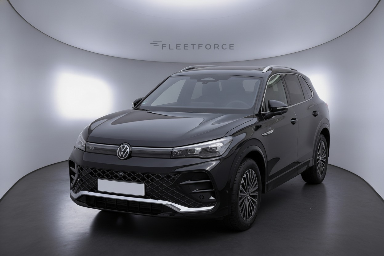 VW Tiguan 2.0 TDI 110 kW R-Line in Schwarz