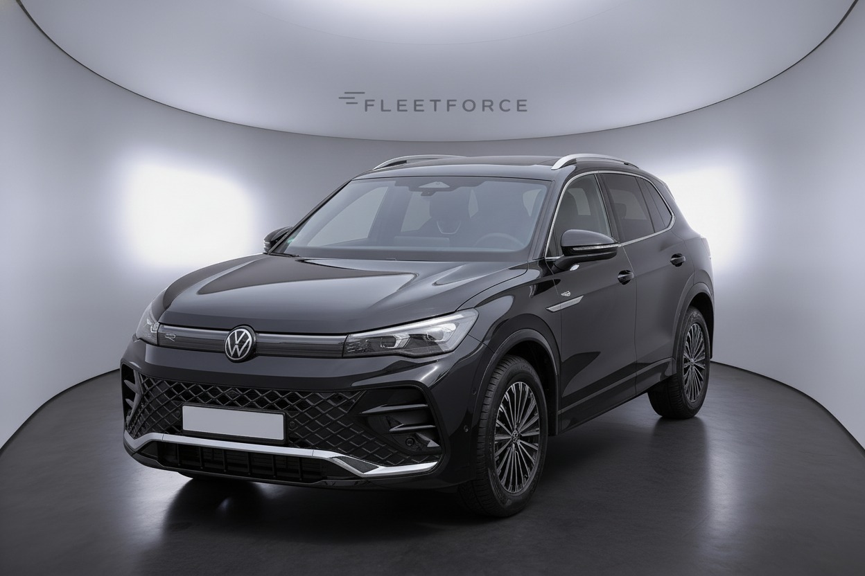 VW Tiguan 2.0 TDI 110 kW R-Line in Schwarz