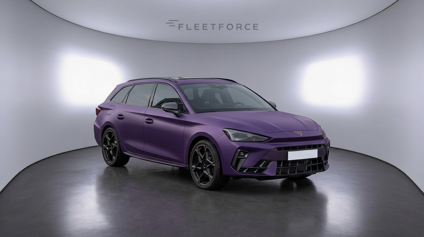 Cupra Leon Sportstourer in Violett