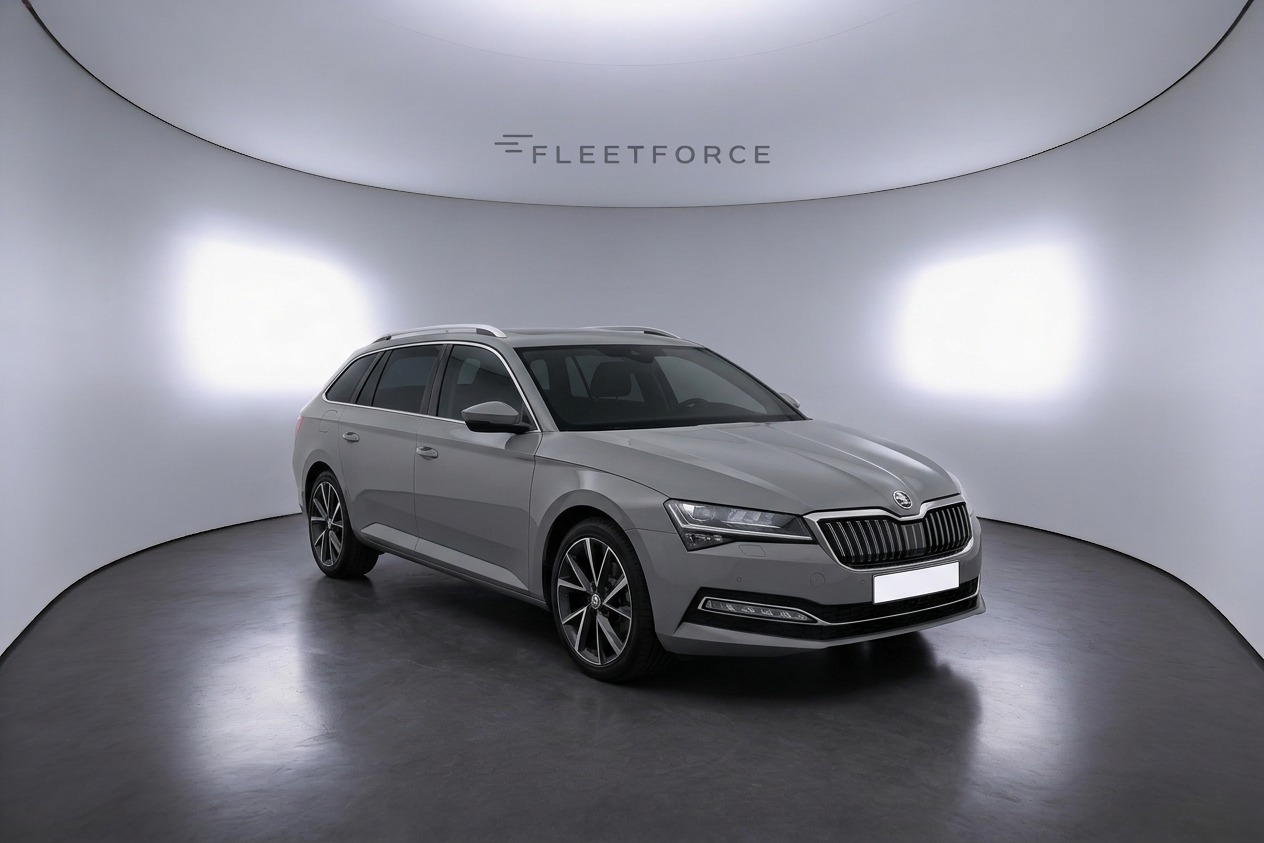 Skoda Superb Combi Selection in Grau