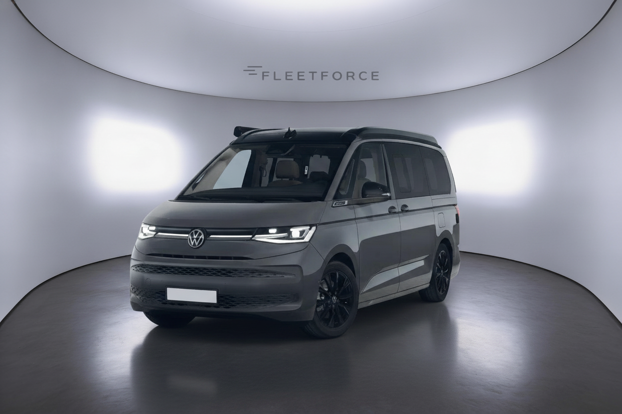 VW T7 California Beach Tour in Grau